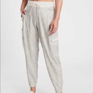 Athleta Women’s Size 4‎ Venture Printed Pants Joggers Lightweight Drawstring